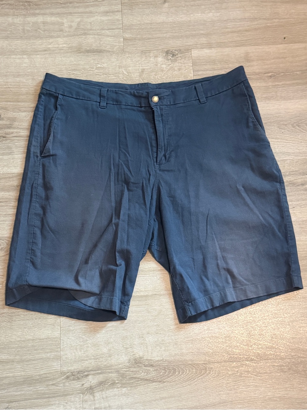 Lululemon Commission Classic-Fit Shorts 9" - Navy Blue - Size 38